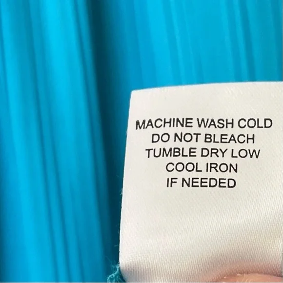 Pink & Lime Women’s Size 3X Cold Shoulder pleated Blue fabric with Gold chain - Picture 6 of 9